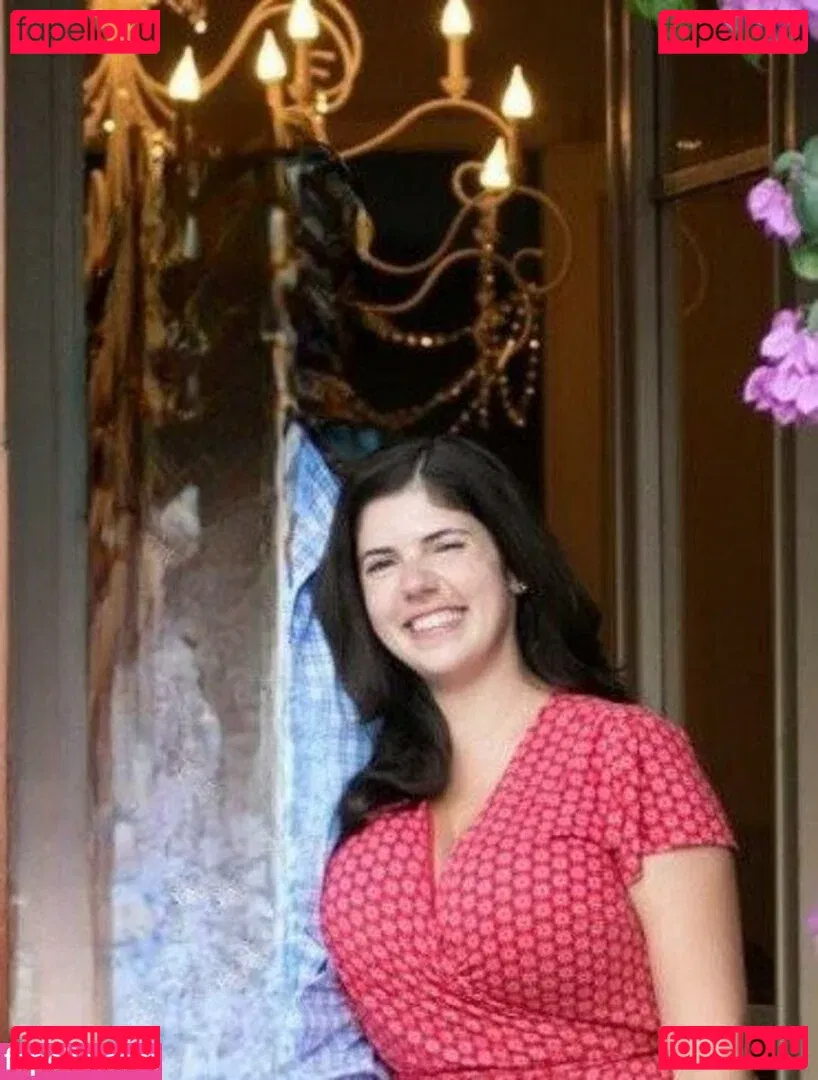 Emily H. Barry Onlyfans Photo Gallery 