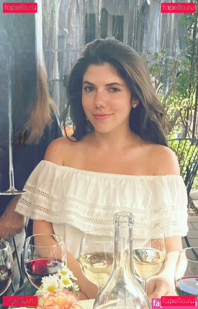 Emily H. Barry Onlyfans Photo Gallery 