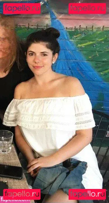 Emily H. Barry Onlyfans Photo Gallery 