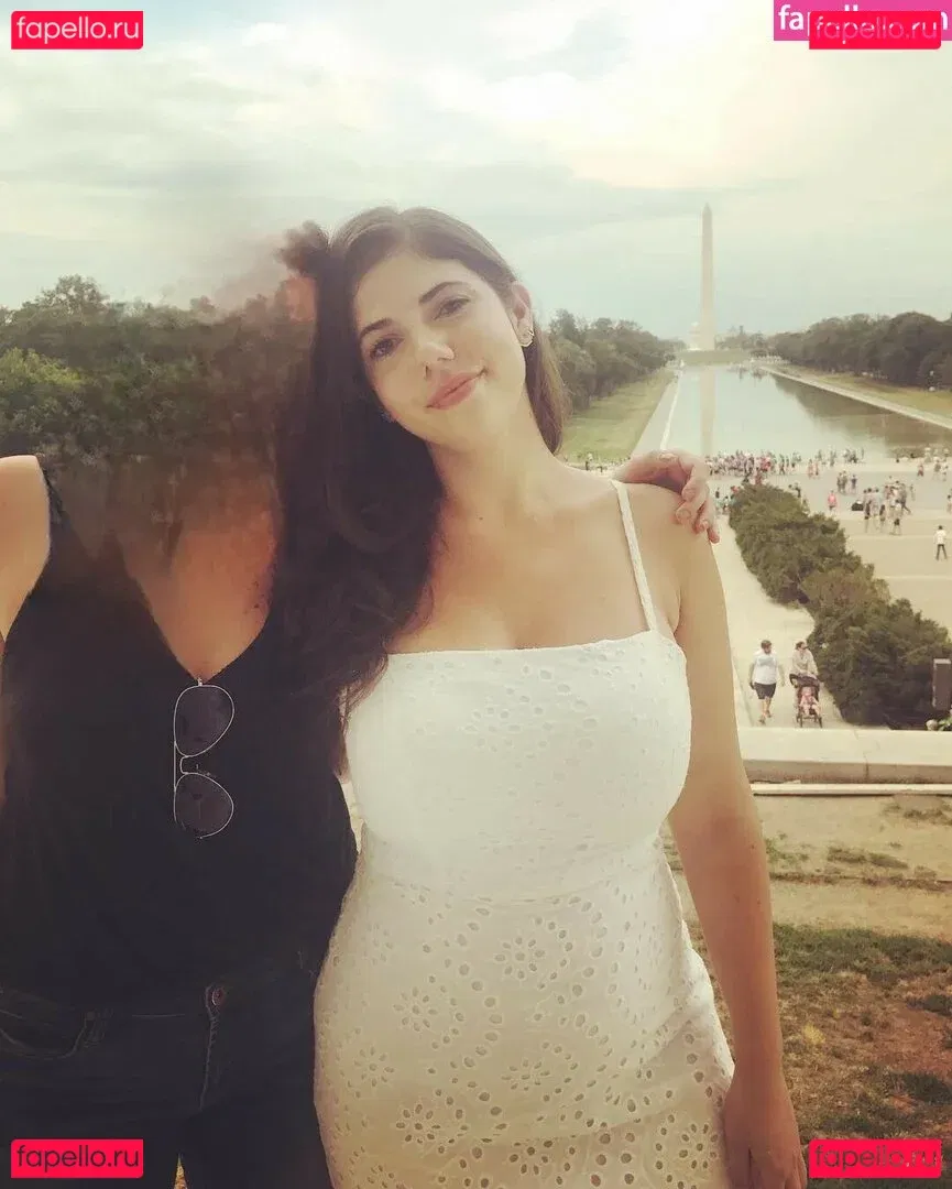 Emily H. Barry Onlyfans Photo Gallery 