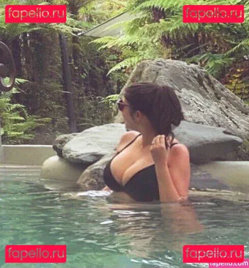 Emily H. Barry Onlyfans Photo Gallery 