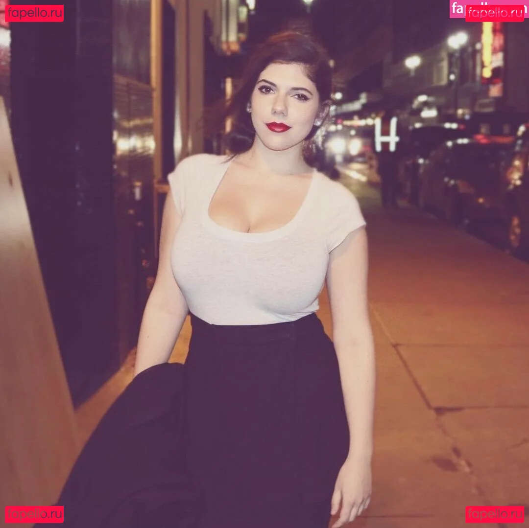 Emily H. Barry Onlyfans Photo Gallery 