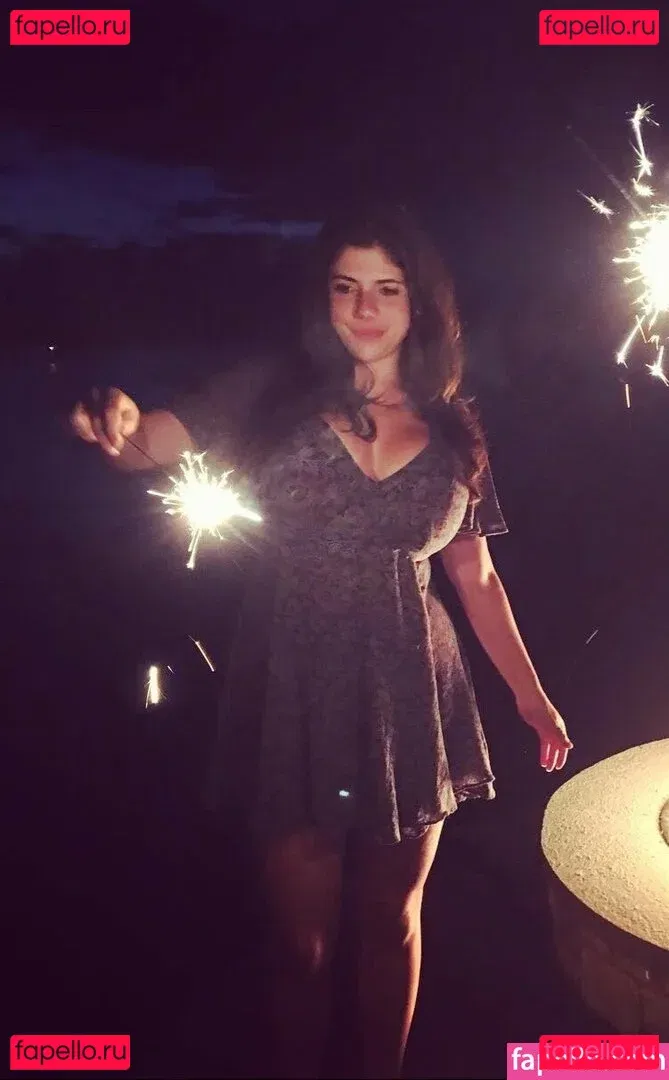 Emily H. Barry Onlyfans Photo Gallery 