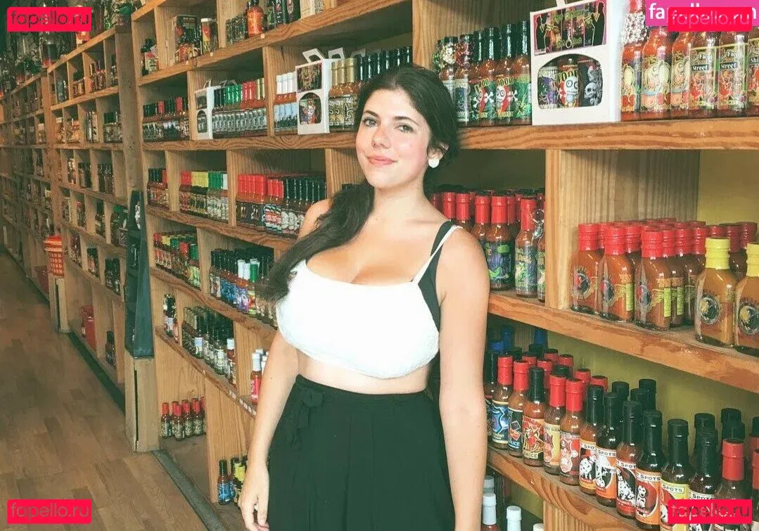 Emily H. Barry Onlyfans Photo Gallery 