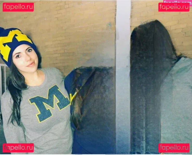 Emily H. Barry Onlyfans Photo Gallery 