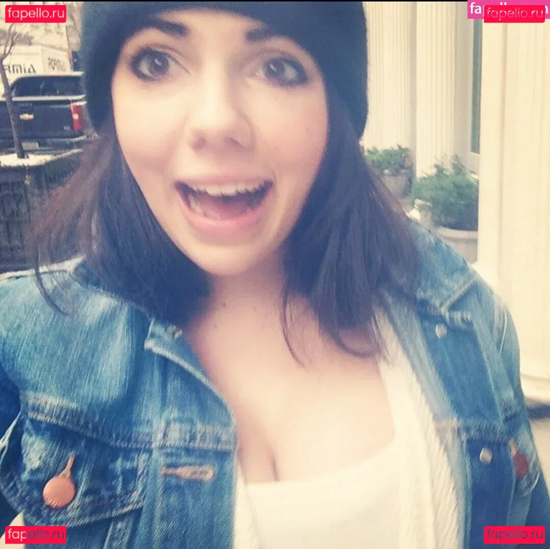 Emily H. Barry Onlyfans Photo Gallery 