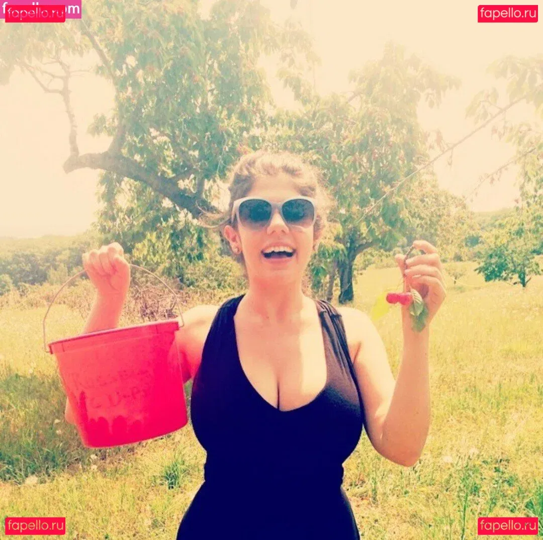 Emily H. Barry Onlyfans Photo Gallery 