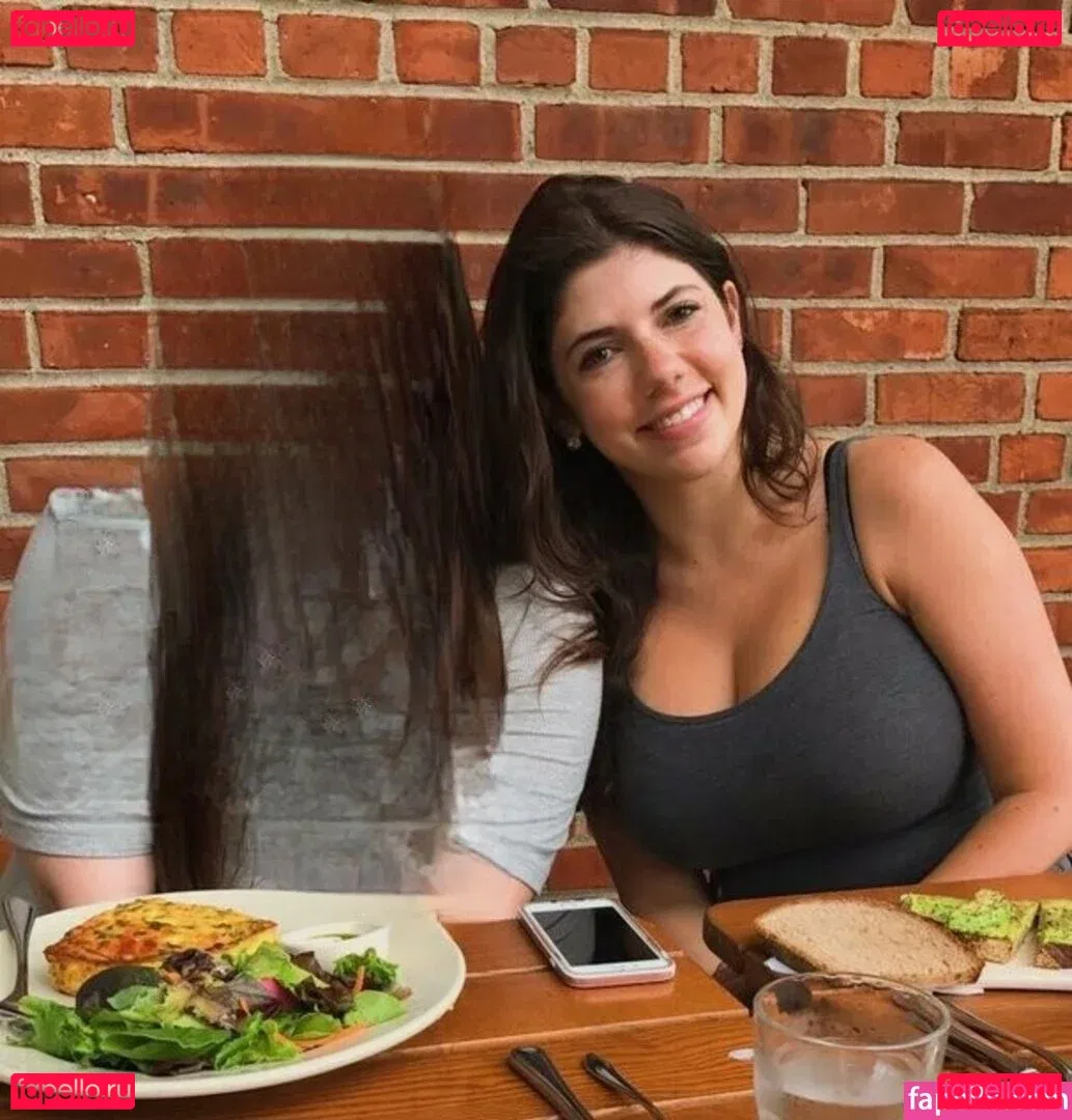 Emily H. Barry Onlyfans Photo Gallery 