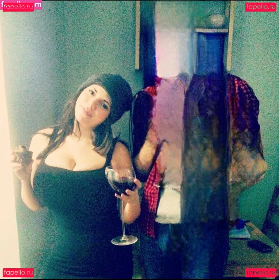 Emily H. Barry Onlyfans Photo Gallery 