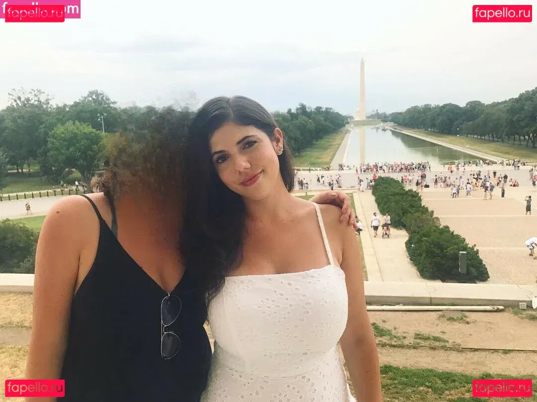 Emily H. Barry Onlyfans Photo Gallery 