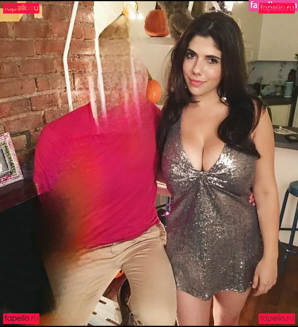 Emily H. Barry Onlyfans Photo Gallery 