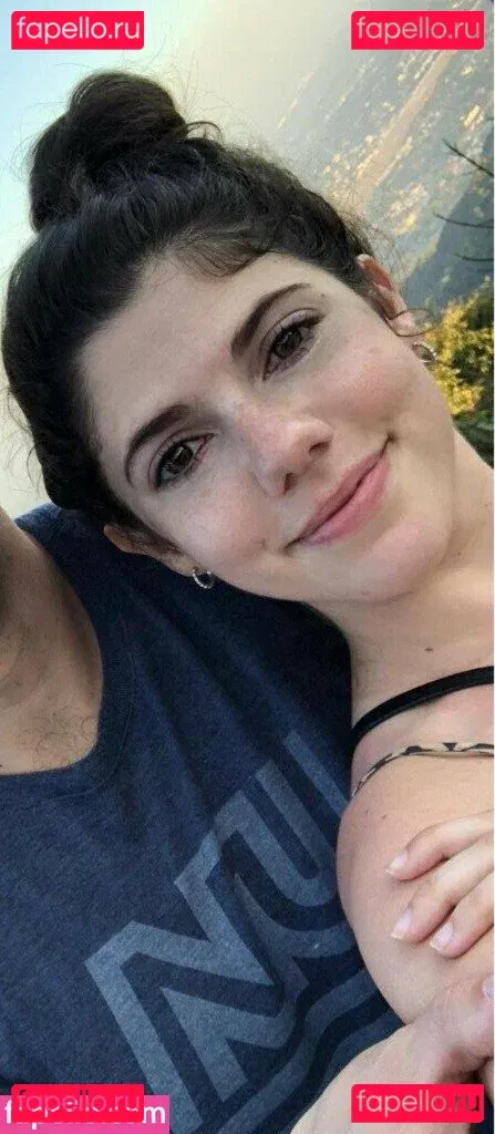 Emily H. Barry Onlyfans Photo Gallery 