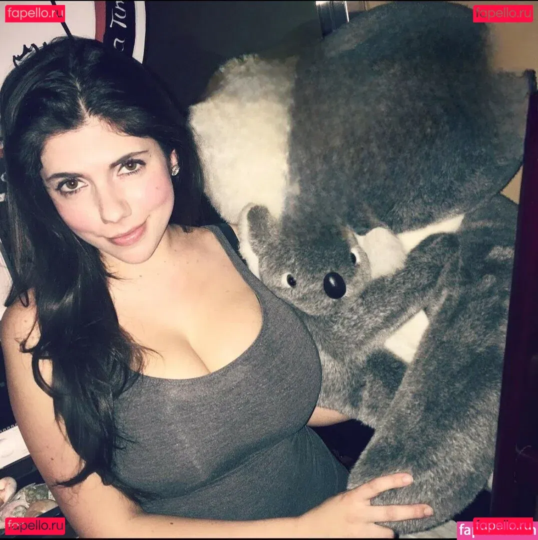 Emily H. Barry Onlyfans Photo Gallery 