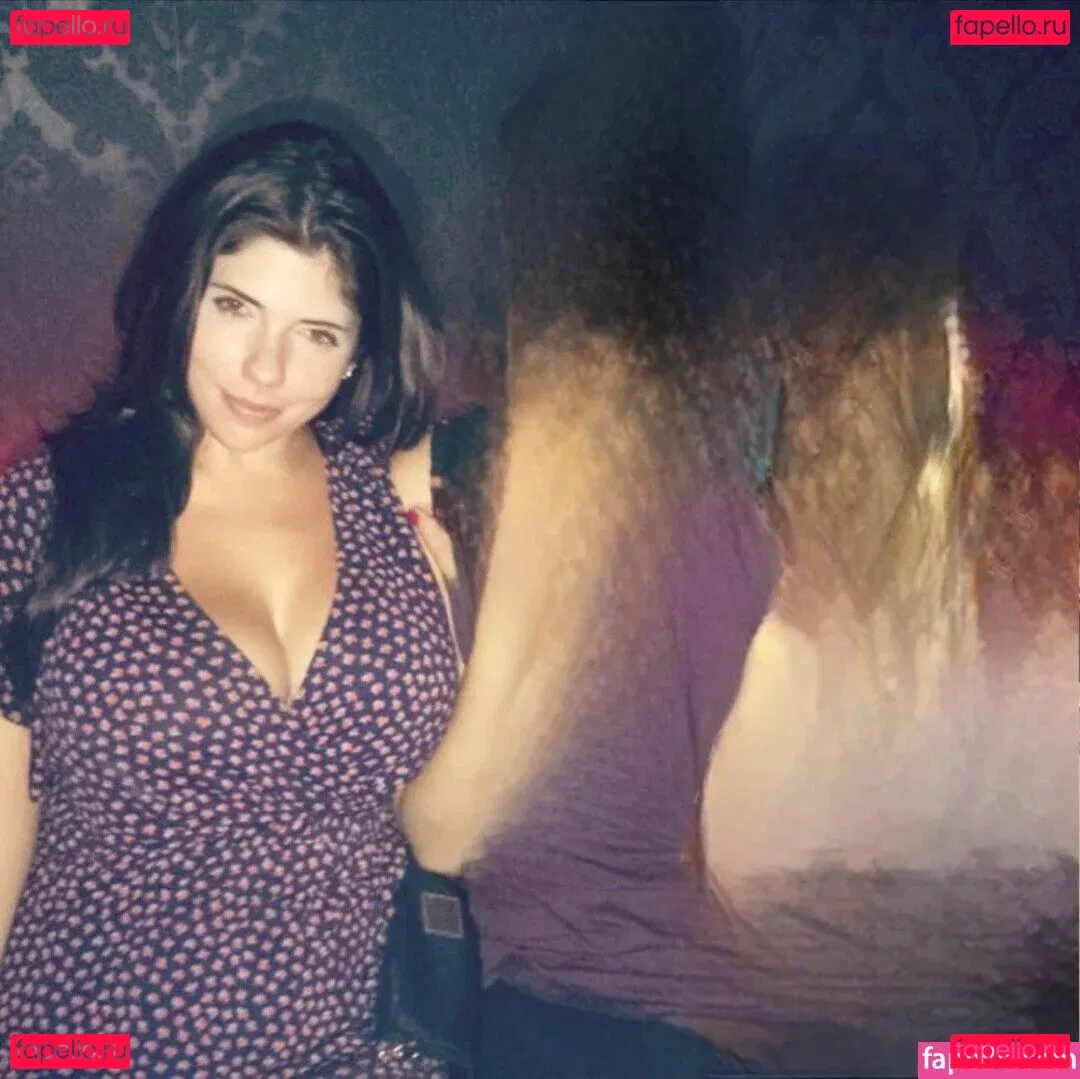 Emily H. Barry Onlyfans Photo Gallery 