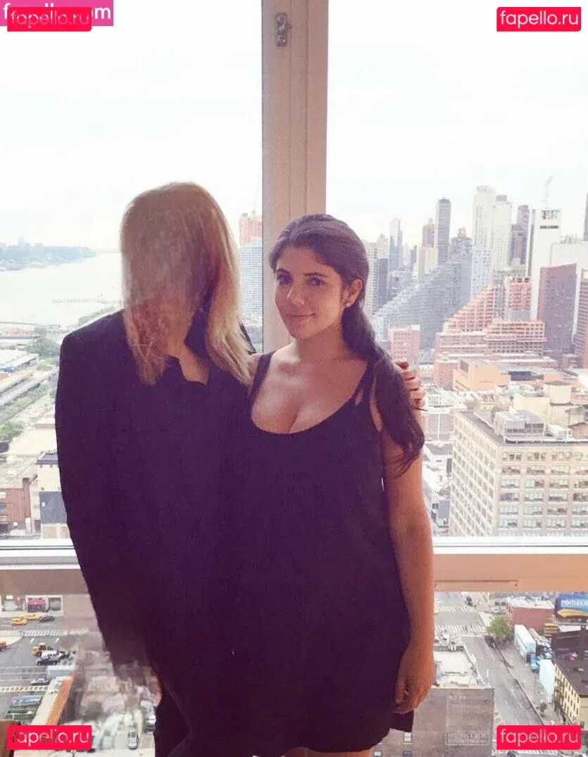 Emily H. Barry Onlyfans Photo Gallery 