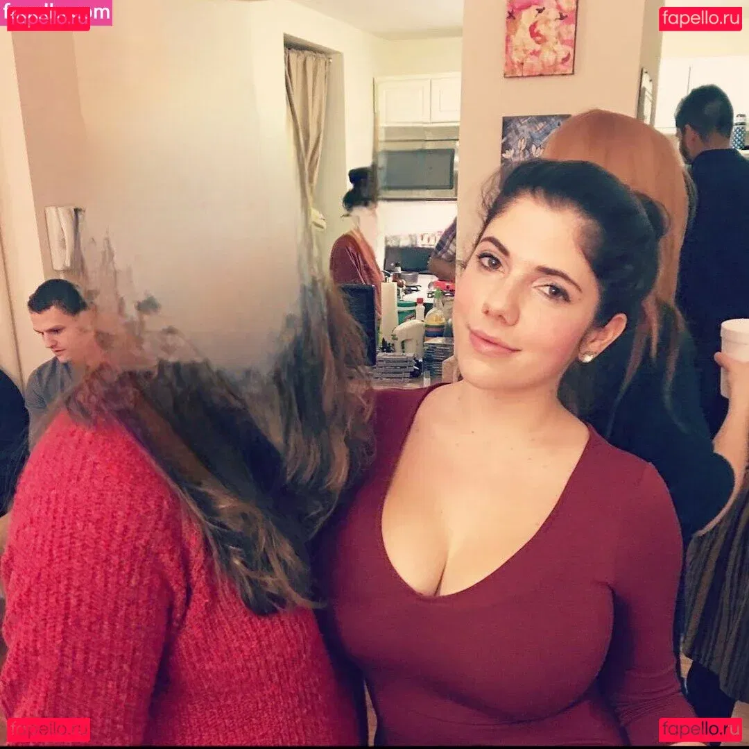 Emily H. Barry Onlyfans Photo Gallery 