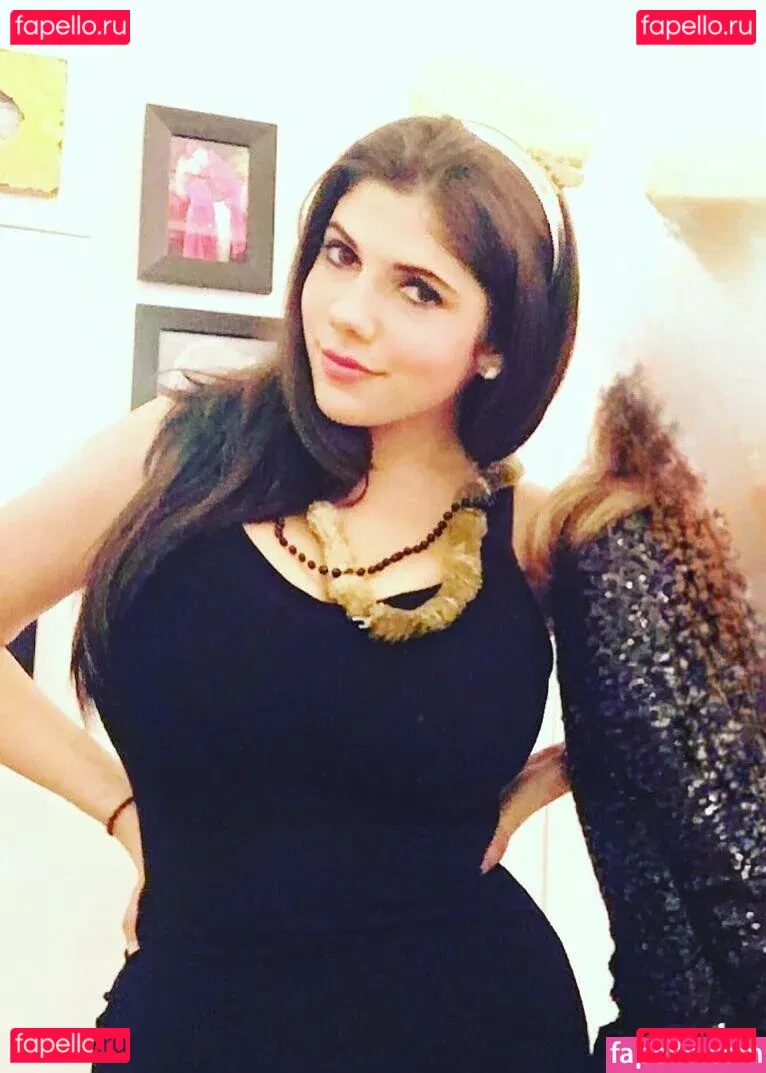 Emily H. Barry Onlyfans Photo Gallery 