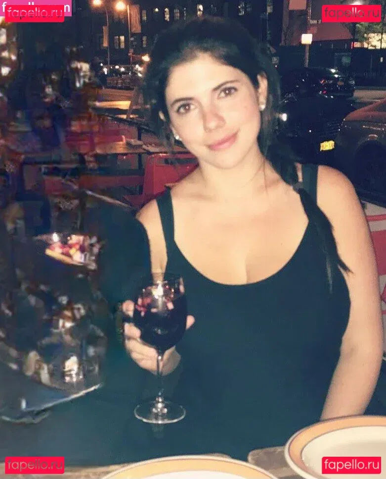 Emily H. Barry Onlyfans Photo Gallery 