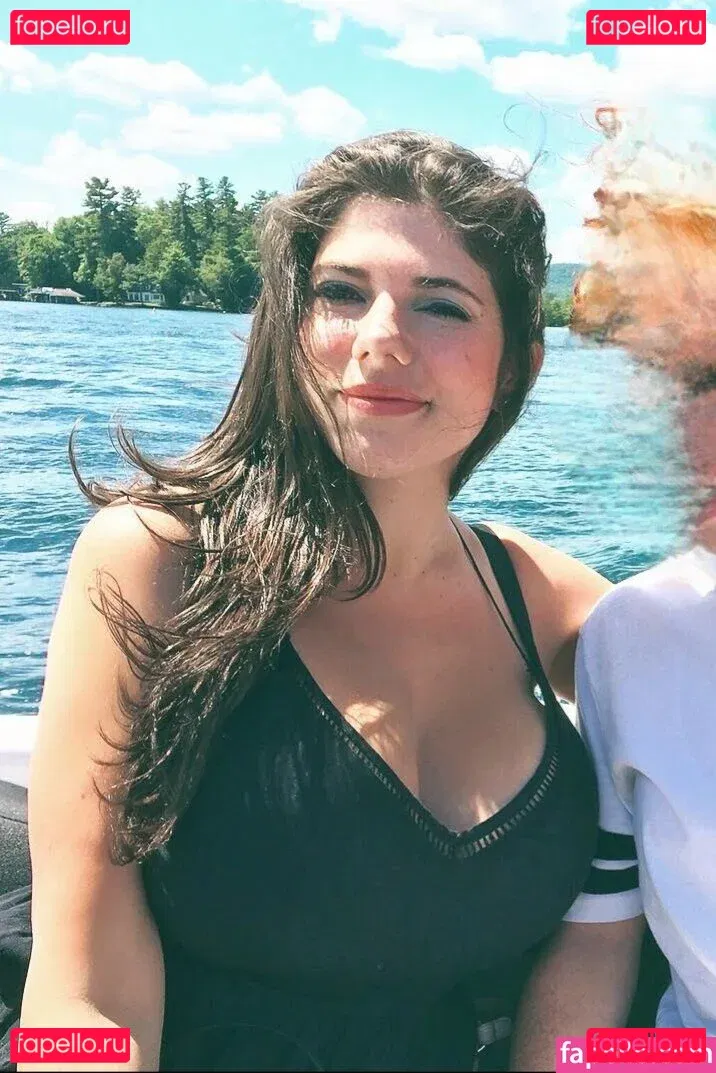 Emily H. Barry Onlyfans Photo Gallery 