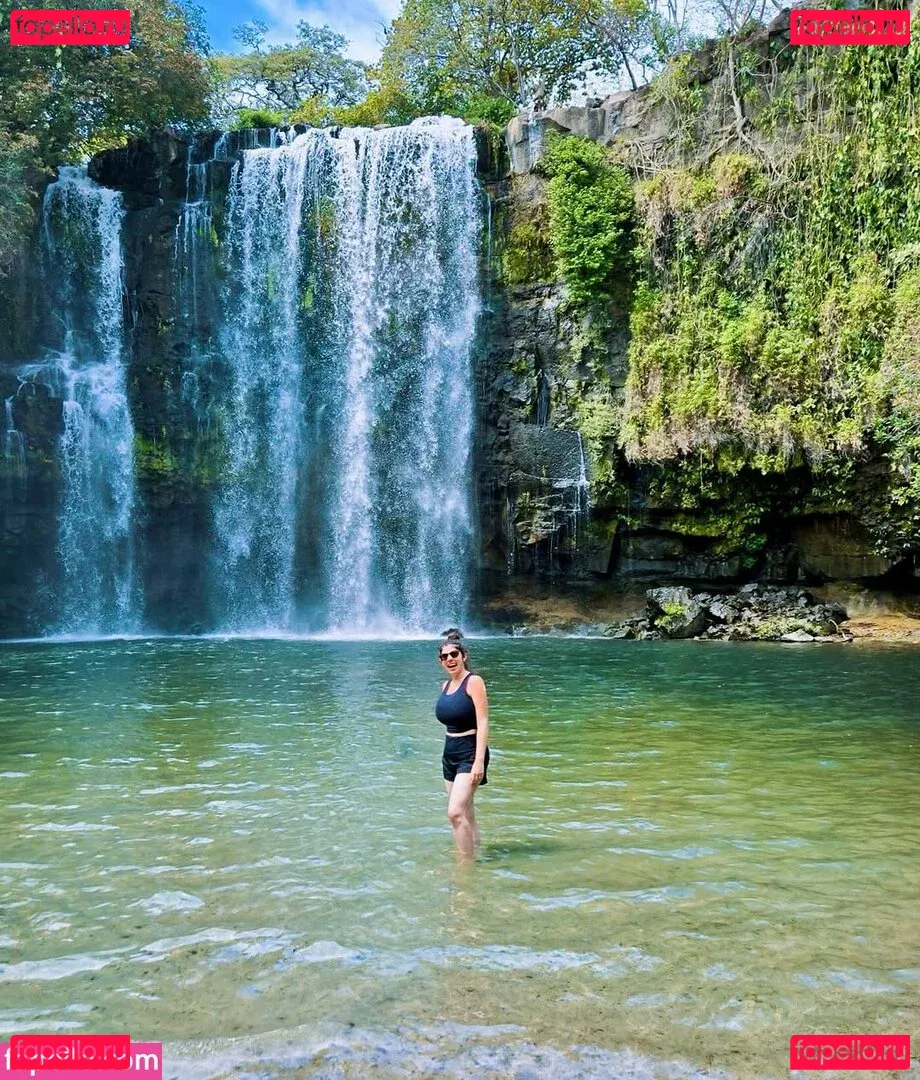 Emily H. Barry Onlyfans Photo Gallery 