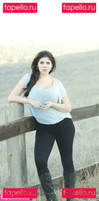 Emily H. Barry Onlyfans Photo Gallery 