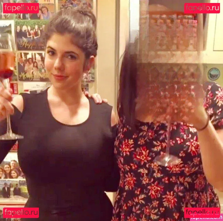 Emily H. Barry Onlyfans Photo Gallery 