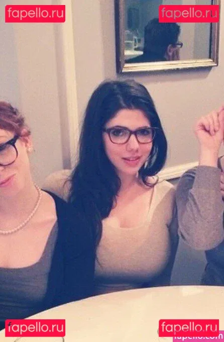 Emily H. Barry Onlyfans Photo Gallery 