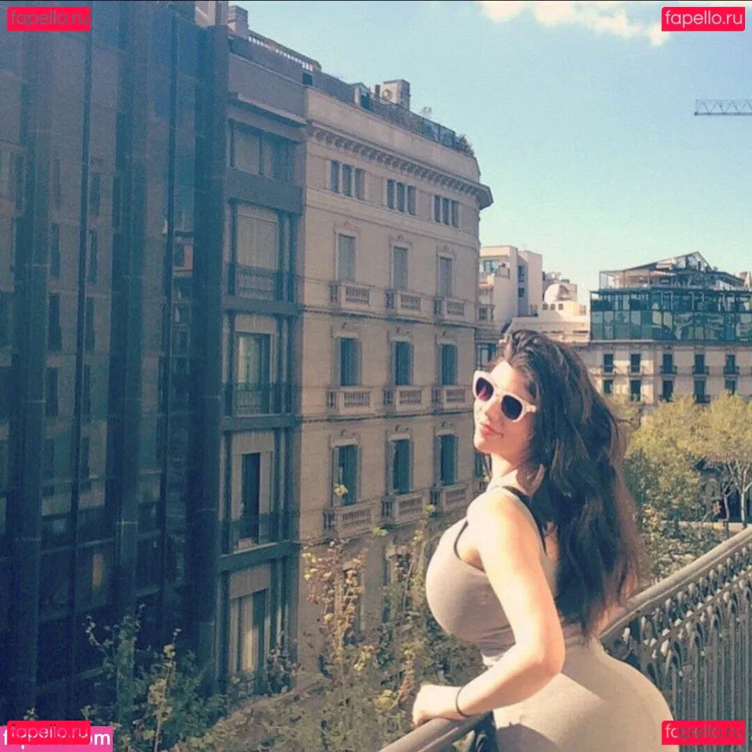 Emily H. Barry Onlyfans Photo Gallery 