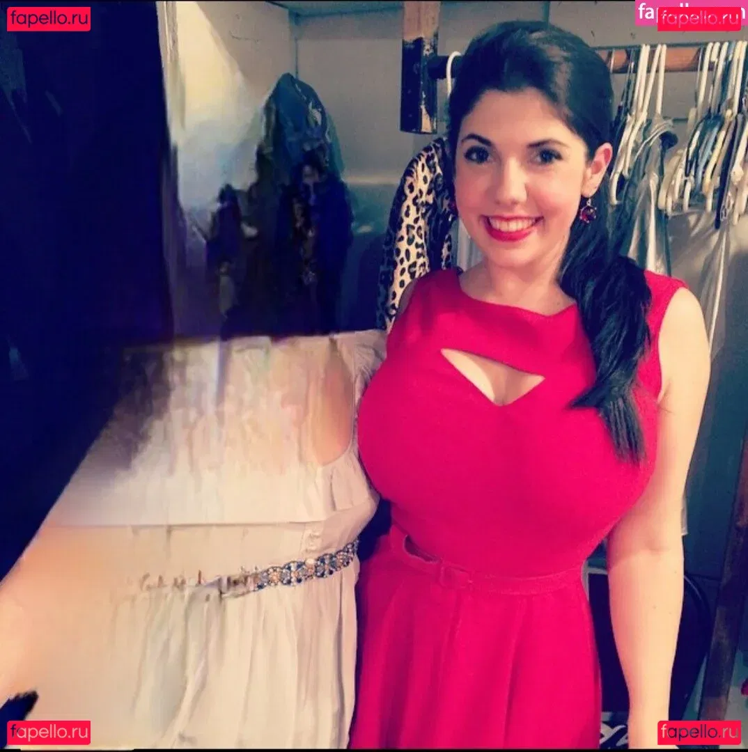 Emily H. Barry Onlyfans Photo Gallery 