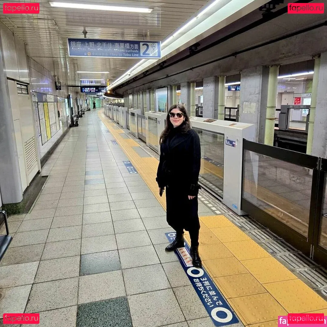 Emily H. Barry Onlyfans Photo Gallery 