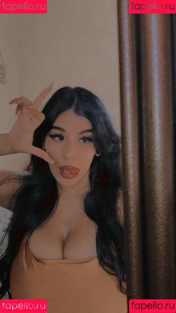 Fernanda V Onlyfans Photo Gallery 