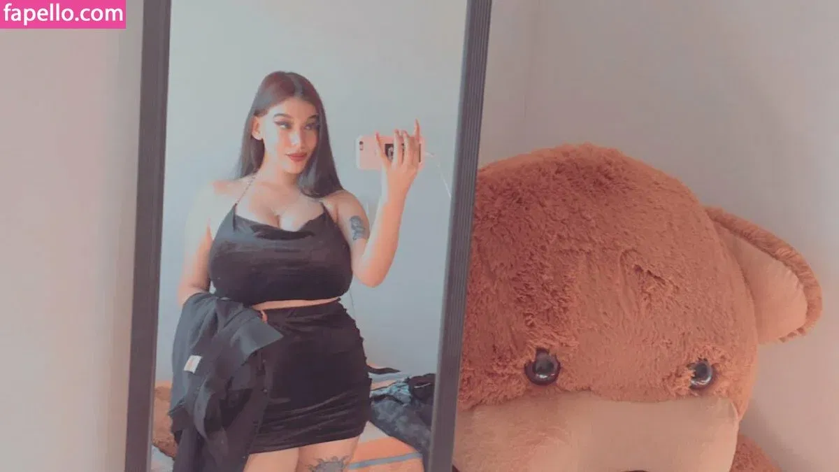 Fernanda V Onlyfans Photo Gallery 