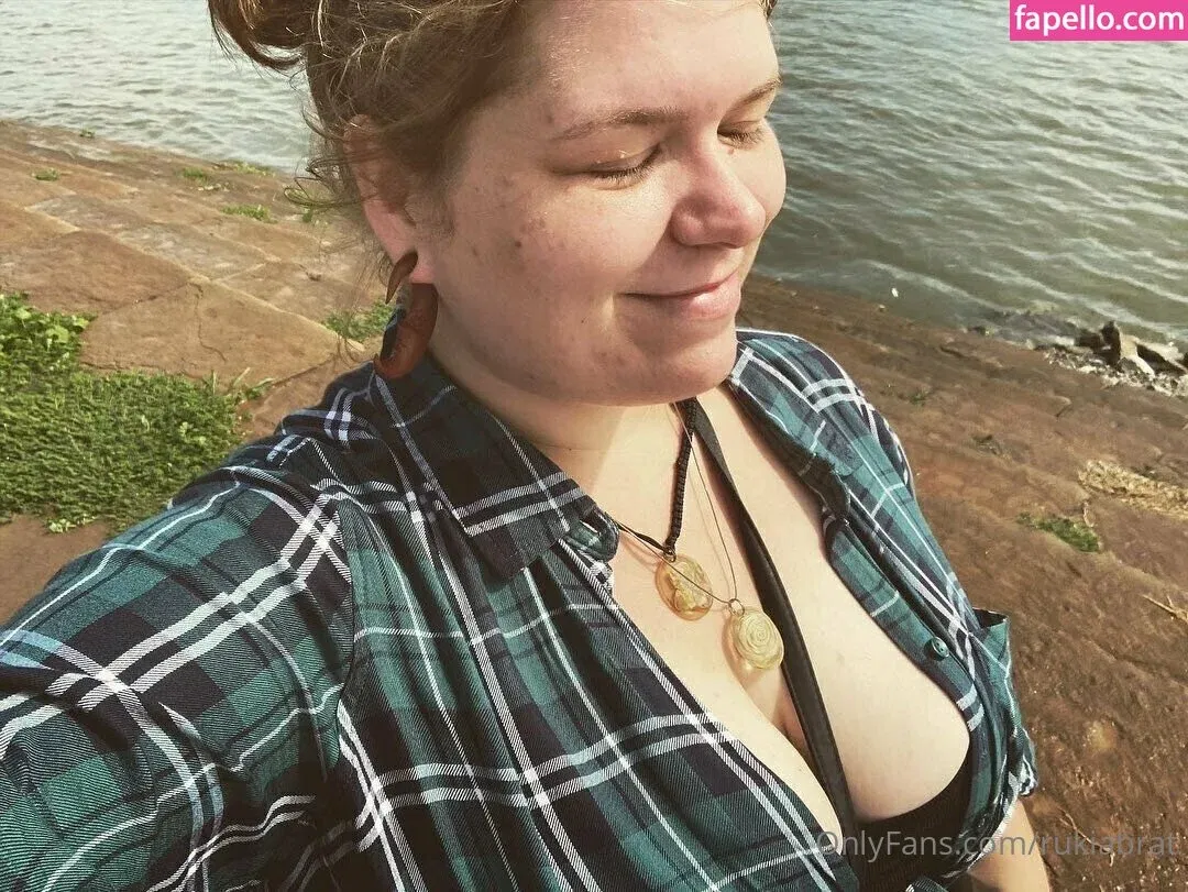 rukiabrat Onlyfans Photo Gallery 
