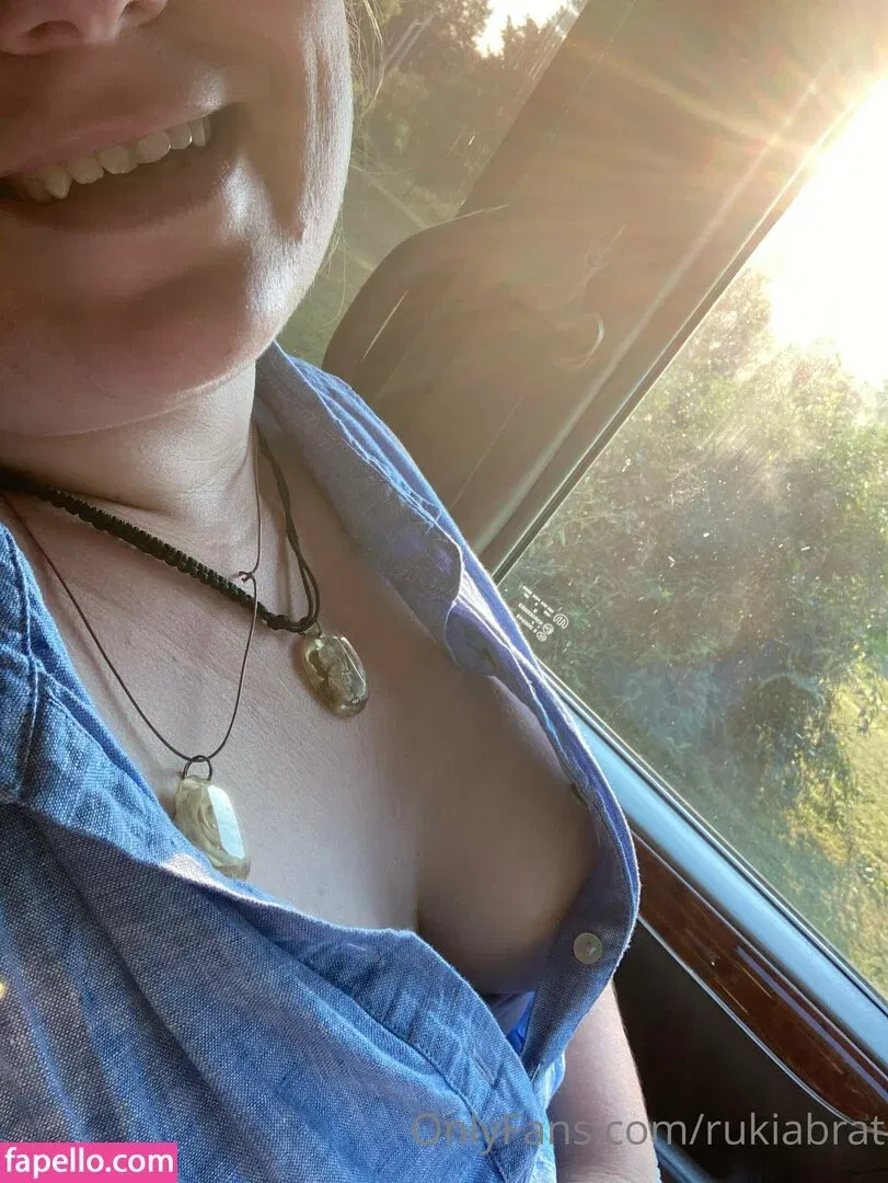 rukiabrat Onlyfans Photo Gallery 