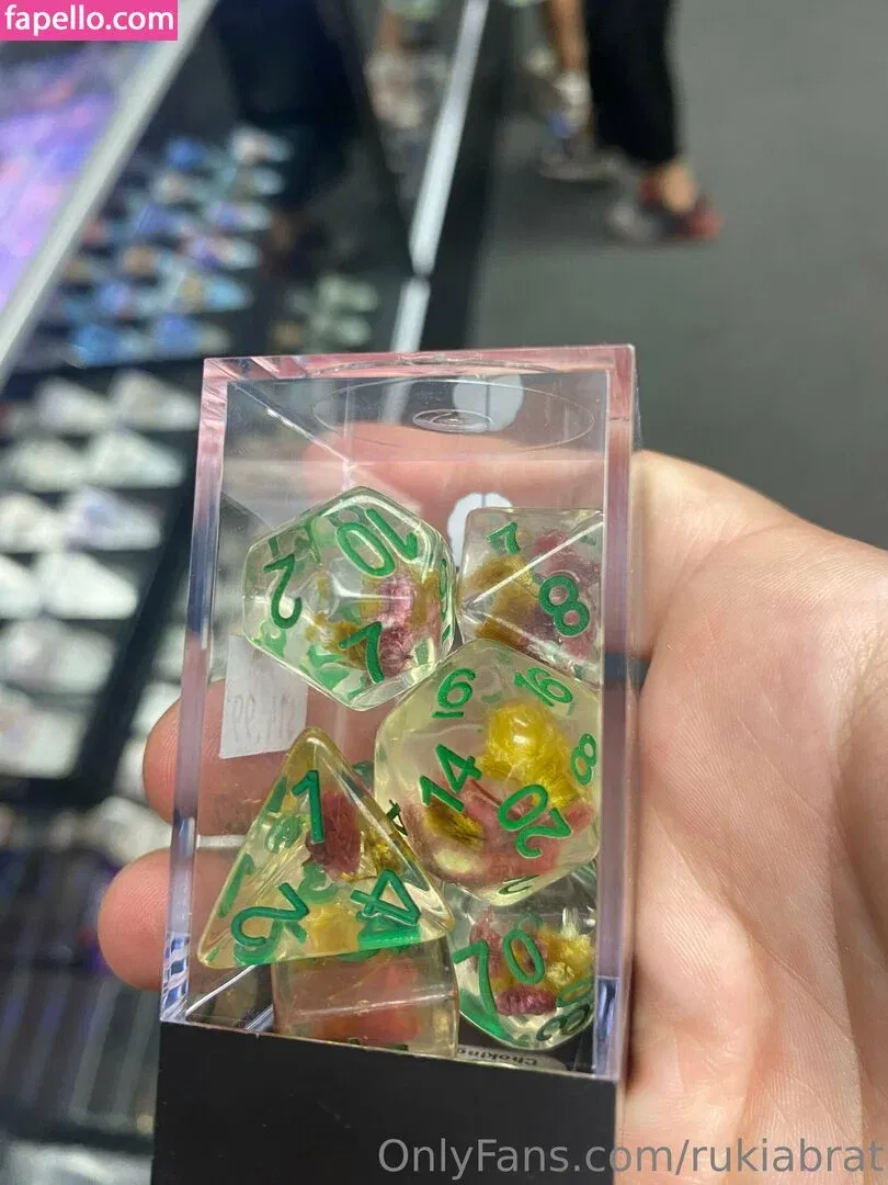 rukiabrat Onlyfans Photo Gallery 