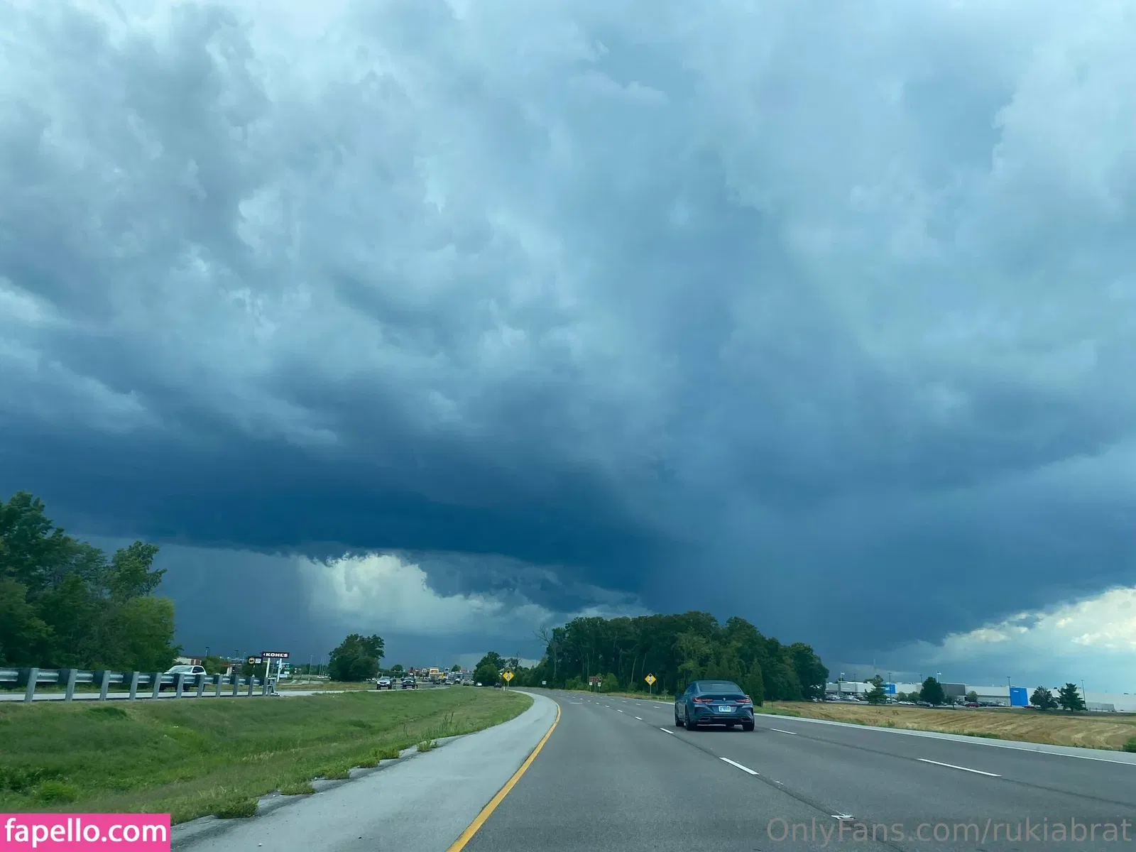 rukiabrat Onlyfans Photo Gallery 