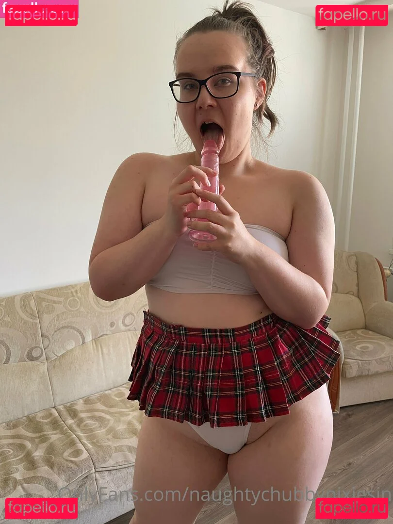 Naughtychubbynixiesin Onlyfans Photo Gallery 