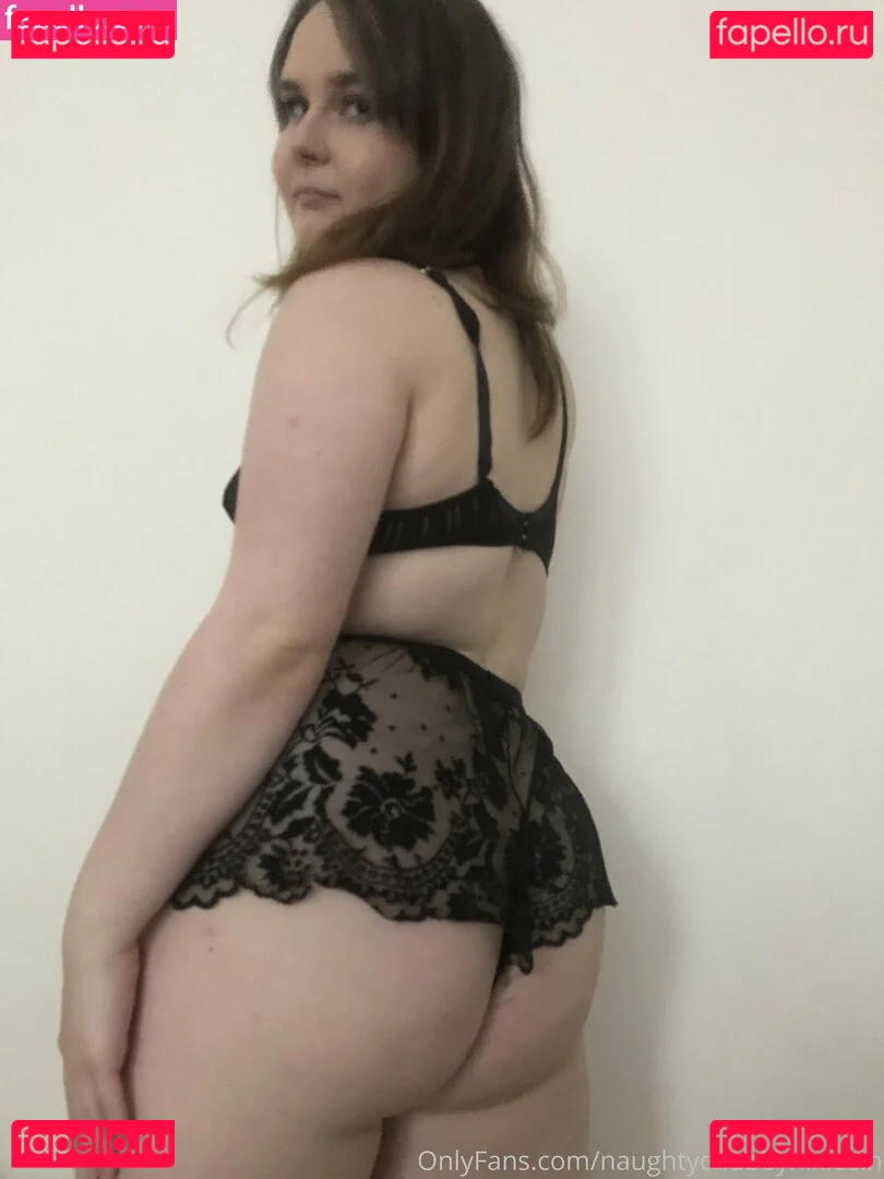 Naughtychubbynixiesin Onlyfans Photo Gallery 