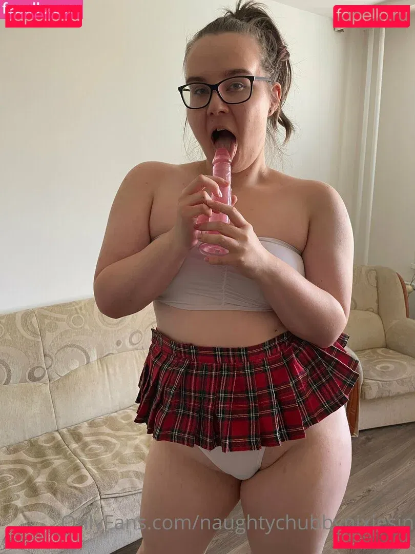 Naughtychubbynixiesin Onlyfans Photo Gallery 