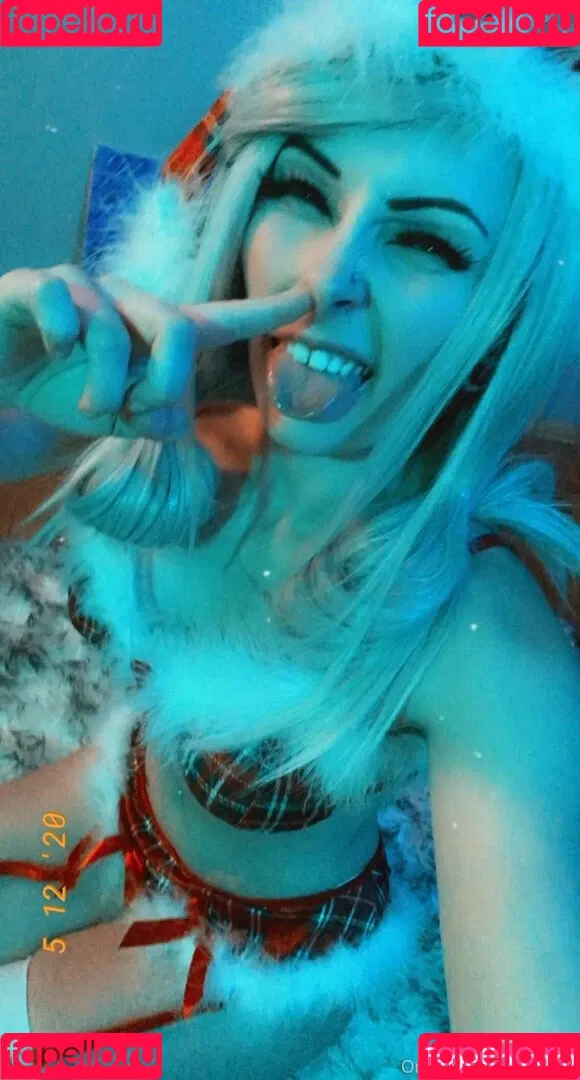 sroozu Onlyfans Photo Gallery 