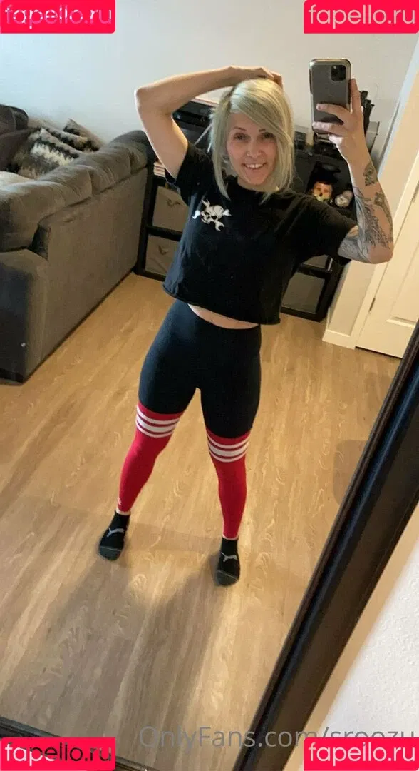 sroozu Onlyfans Photo Gallery 
