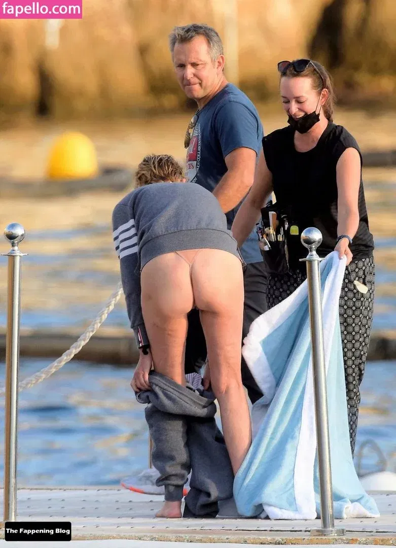 sroozu Onlyfans Photo Gallery 