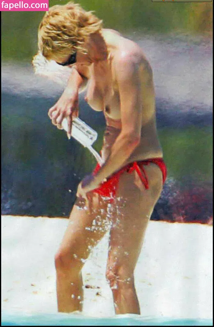 sroozu Onlyfans Photo Gallery 