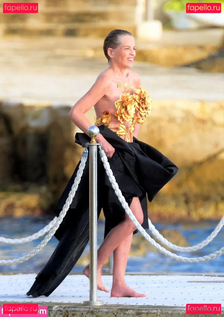 sroozu Onlyfans Photo Gallery 