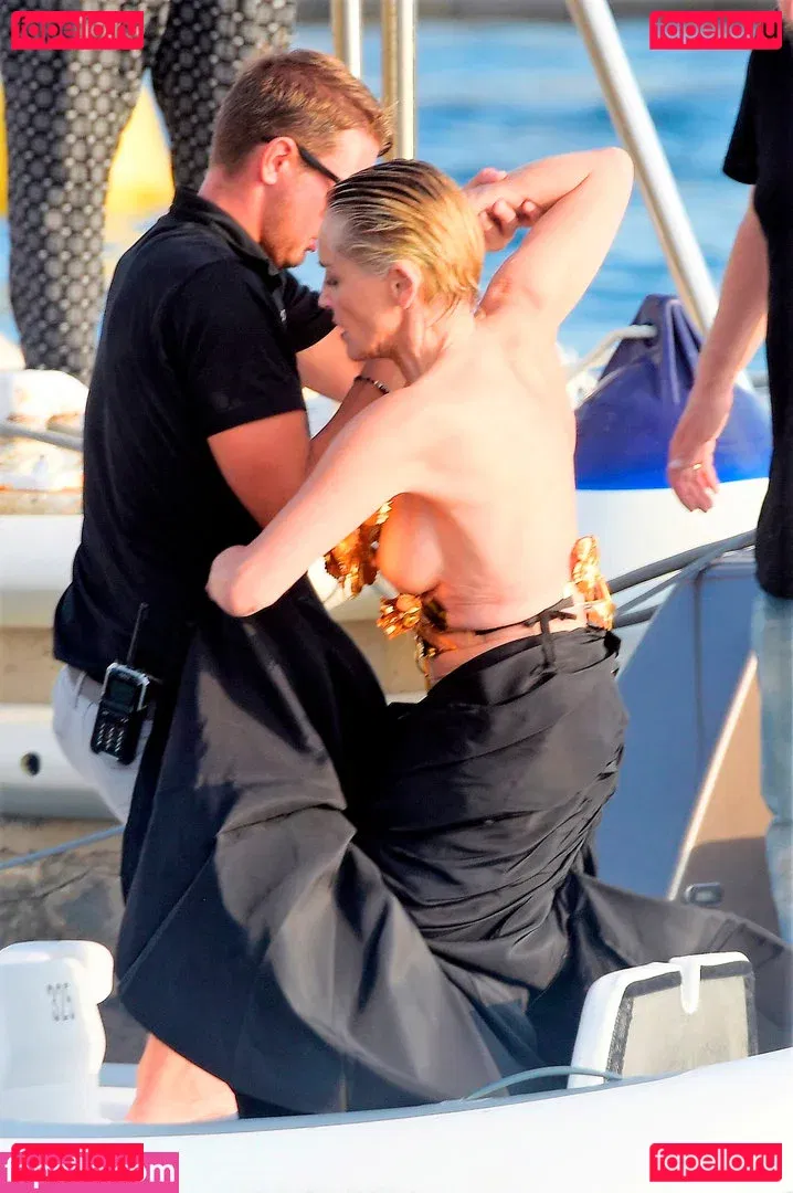 sroozu Onlyfans Photo Gallery 