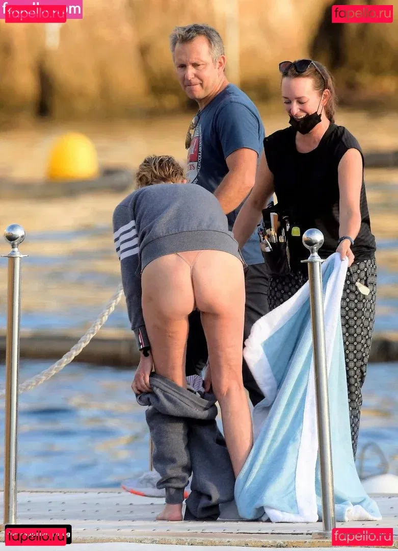 sroozu Onlyfans Photo Gallery 