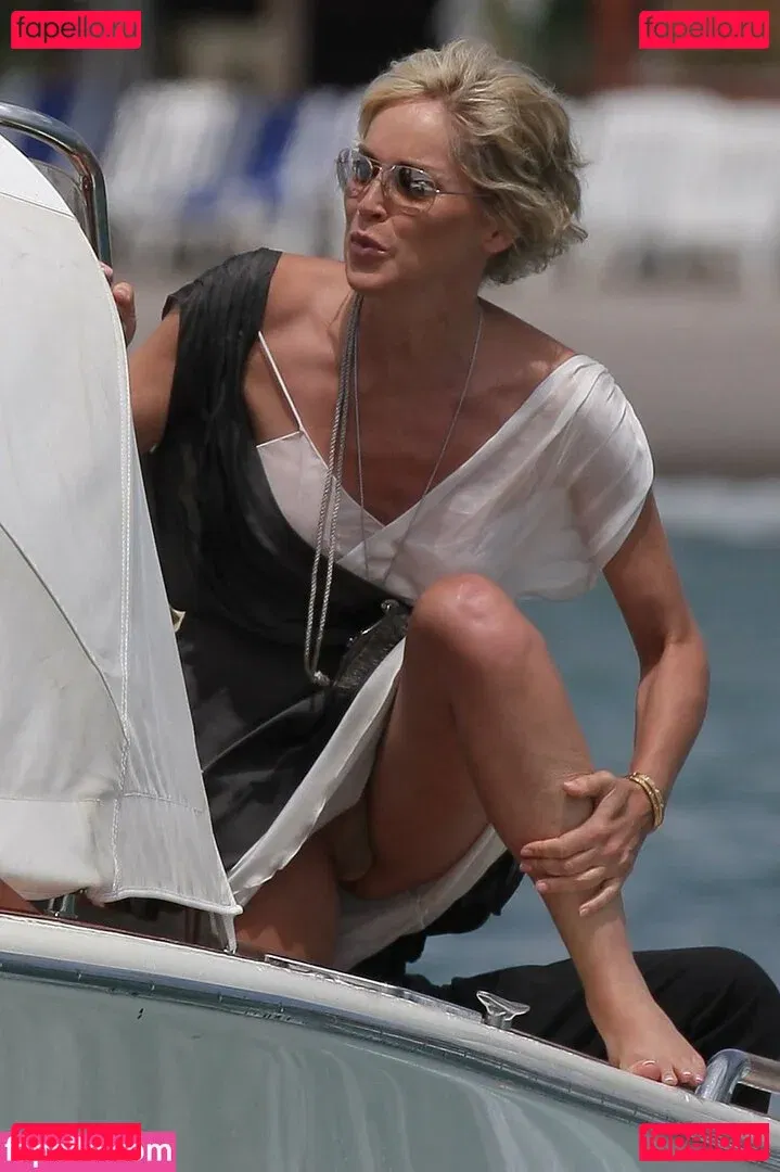 sroozu Onlyfans Photo Gallery 