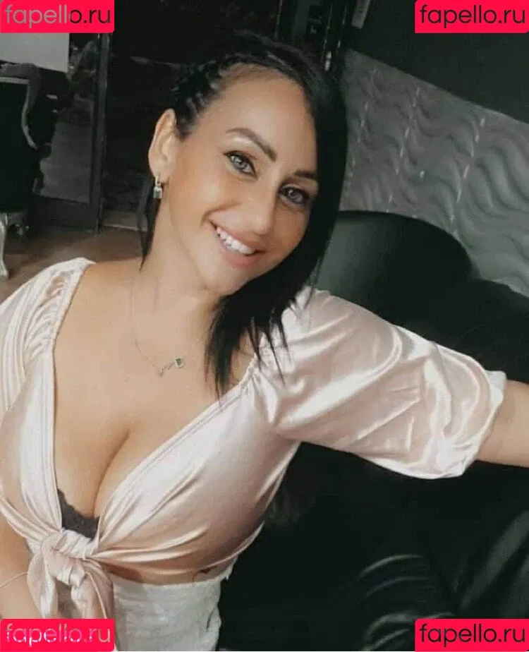 sarapiras Onlyfans Photo Gallery 