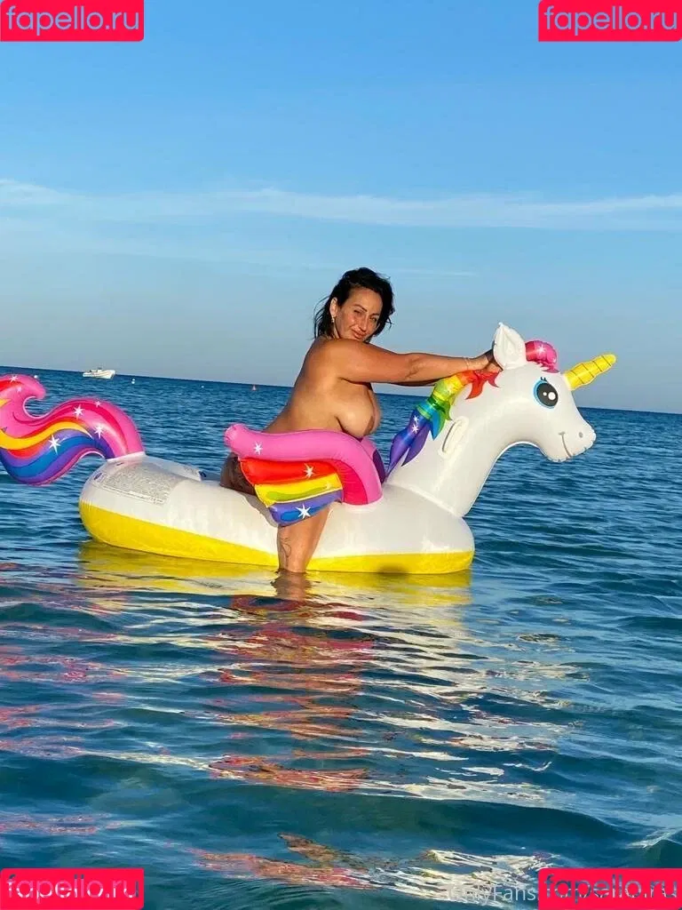 sarapiras Onlyfans Photo Gallery 