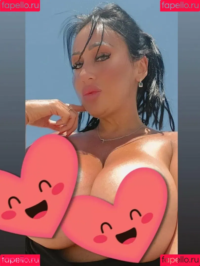 sarapiras Onlyfans Photo Gallery 